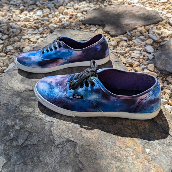 Galaxy Vans - Picture 3 of 6